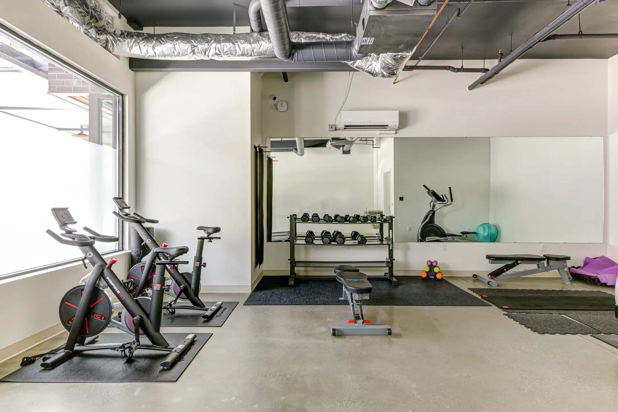 24-hour fitness studio